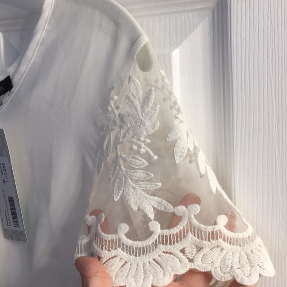 NWT Papermoon Lace Sleeve Blouse - Picture 2 of 5